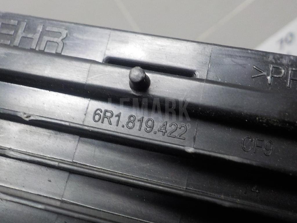 Крышка салонного фильтра