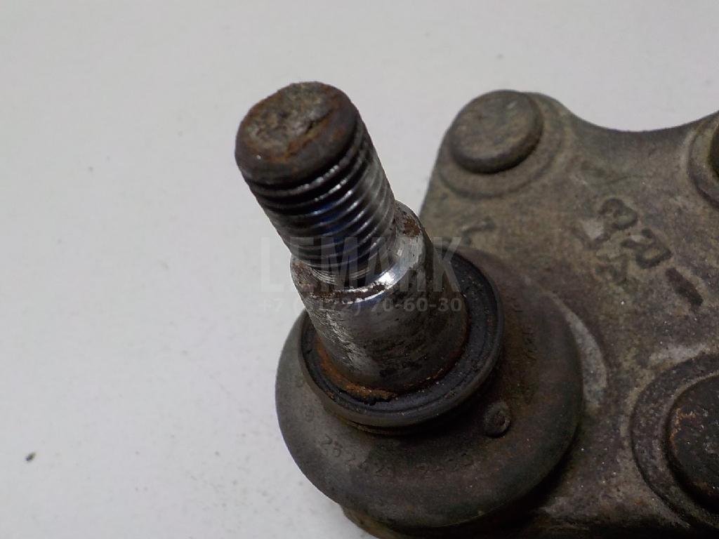 Опора шаровая правая передней подвески