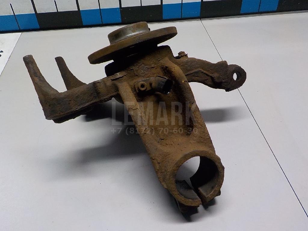 Кулак поворотный передний правый