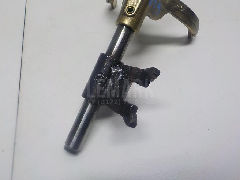 Вилка включения передачи