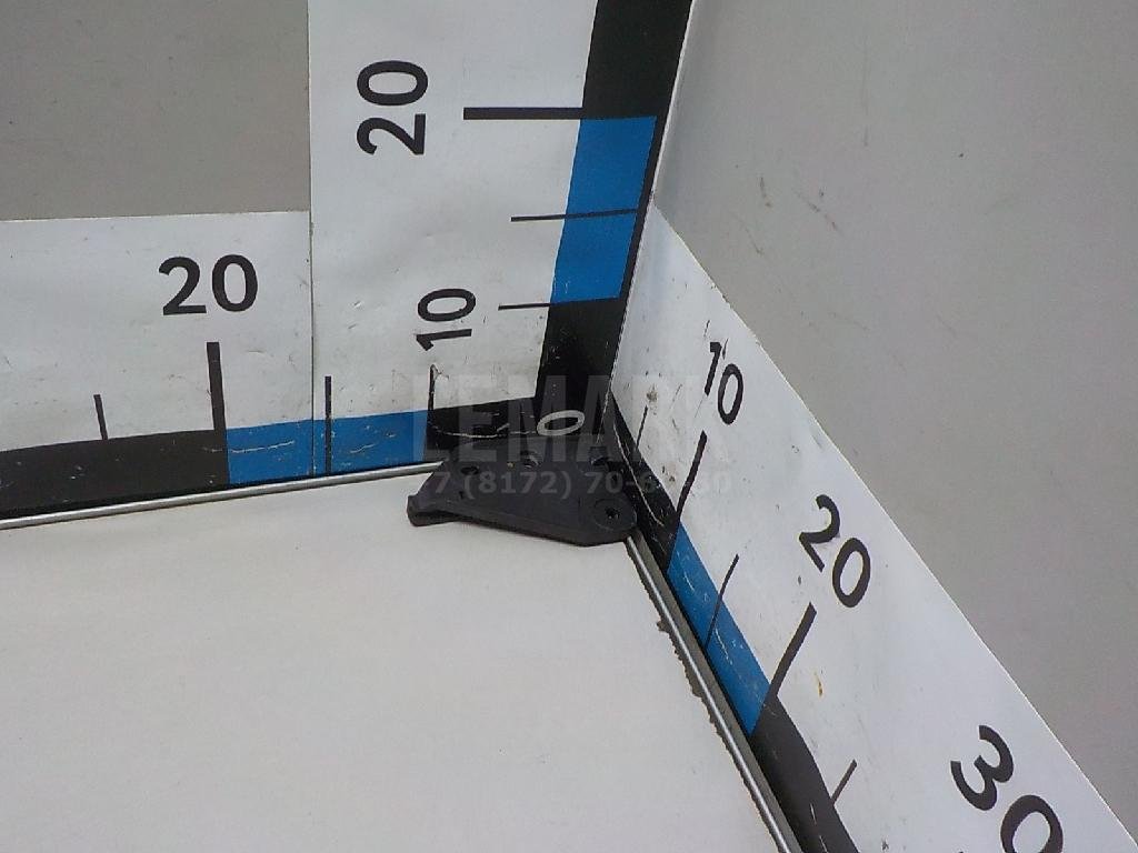 Кронштейн ручки открывания капота