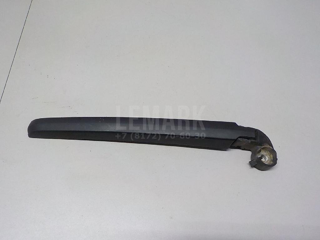 Поводок стеклоочистителя заднего