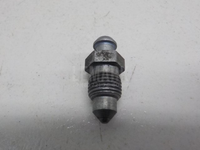 Штуцер прокачки тормозов