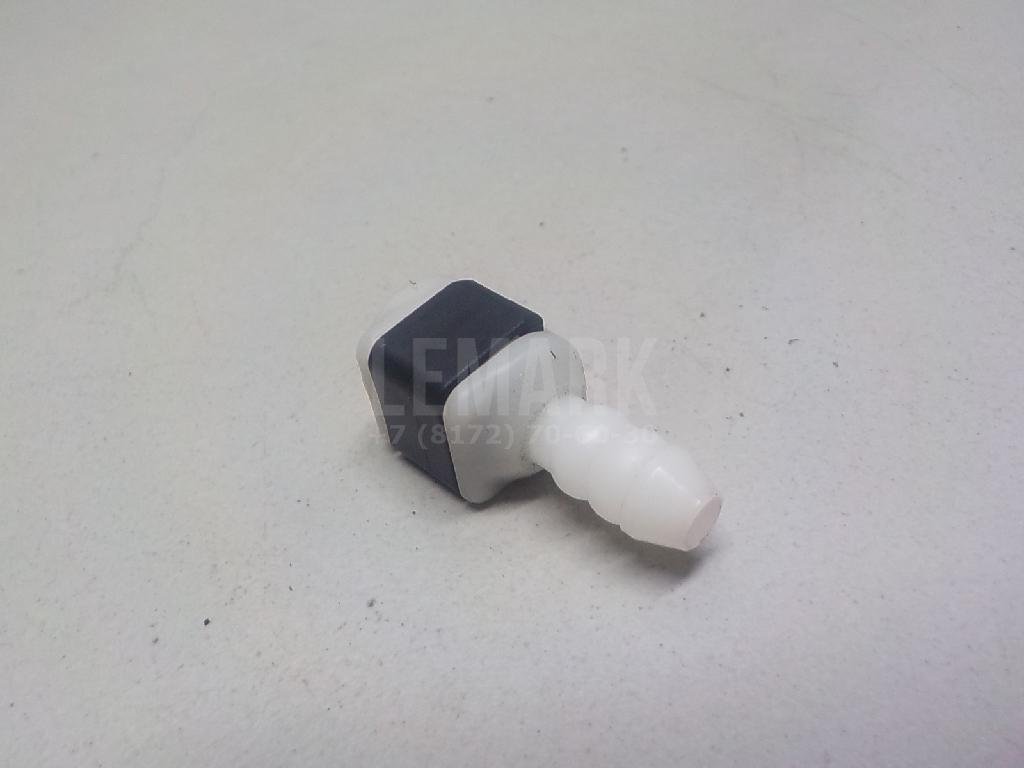 Штуцер трубки омывателя