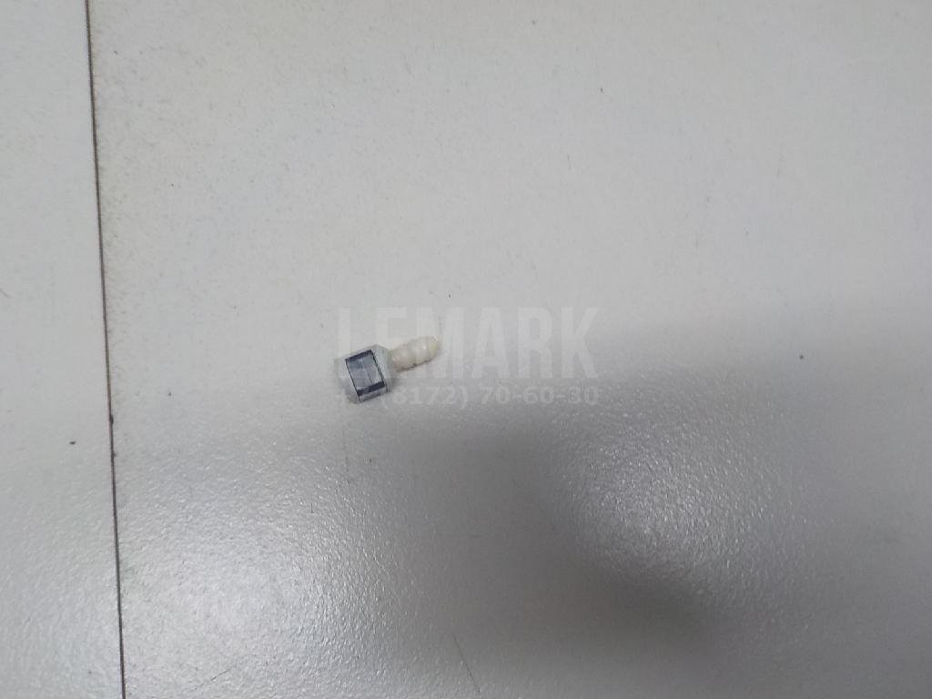 Штуцер трубки омывателя