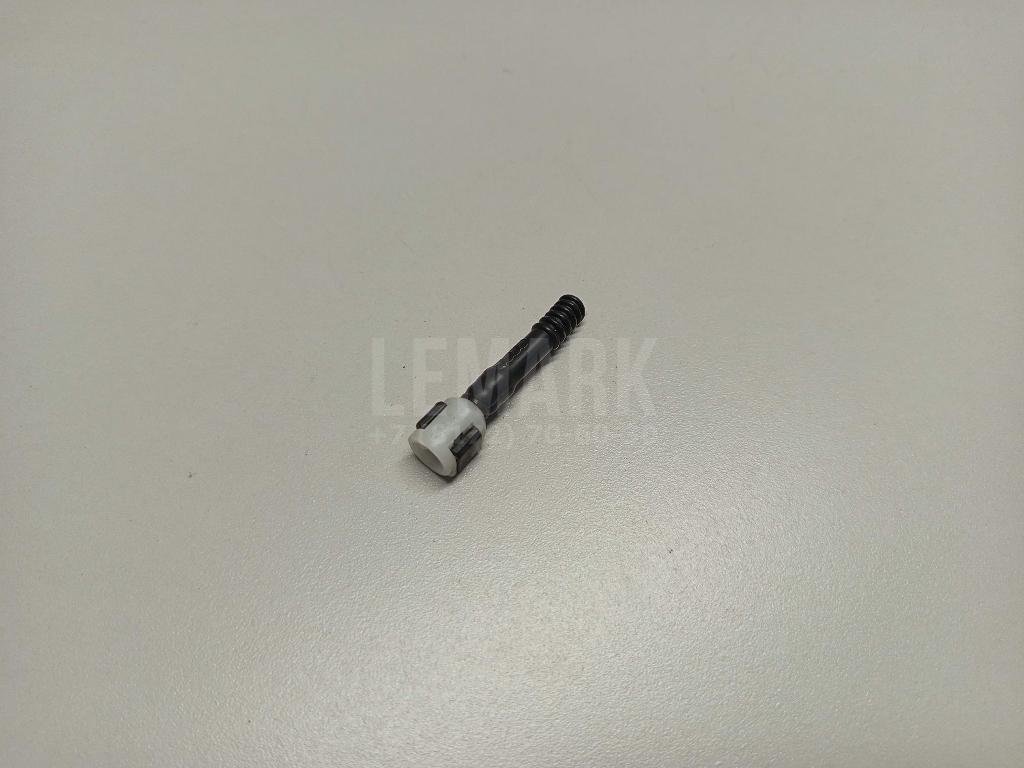 Штуцер трубки омывателя