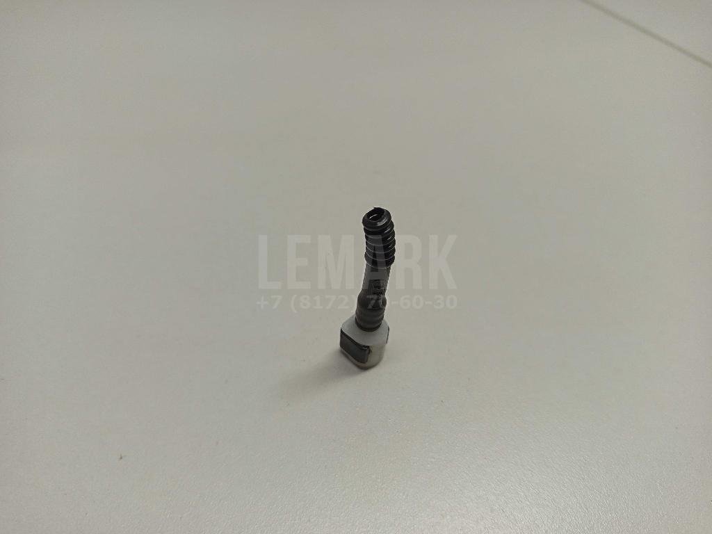 Штуцер трубки омывателя