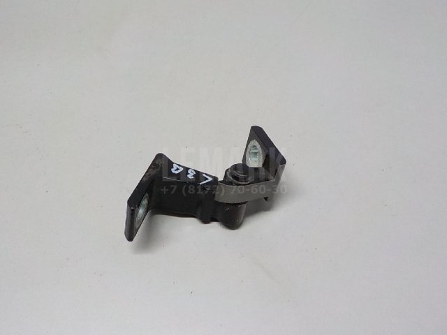 Петля двери