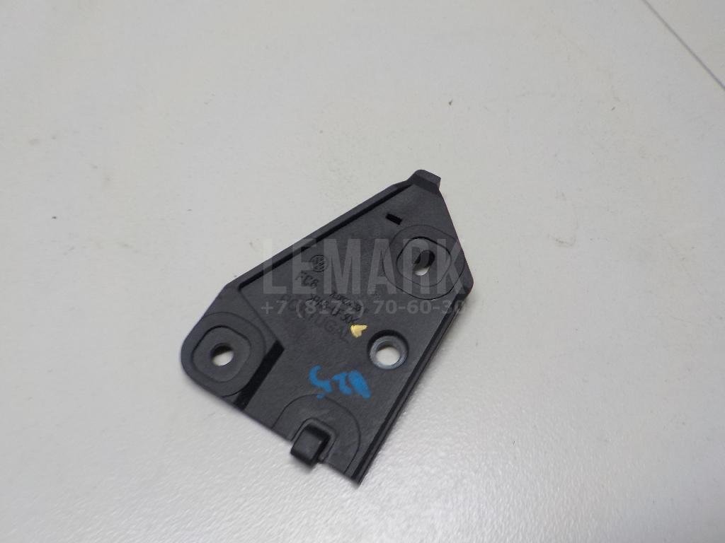 Кронштейн ручки открывания капота