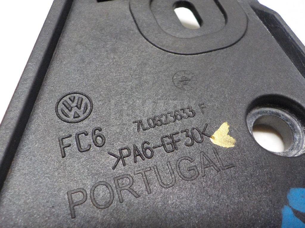 Кронштейн ручки открывания капота