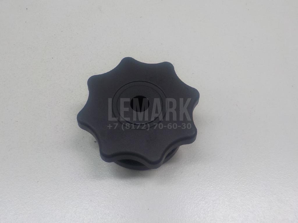 Болт крепления запасного колеса