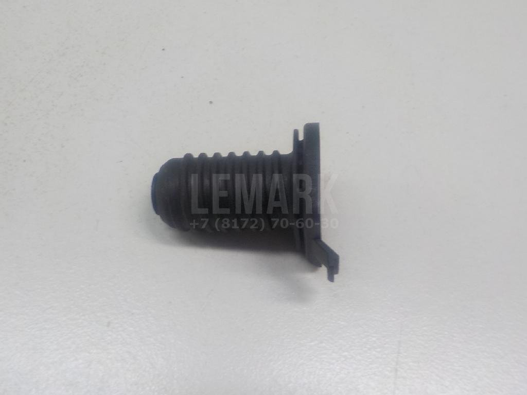 Болт крепления запасного колеса