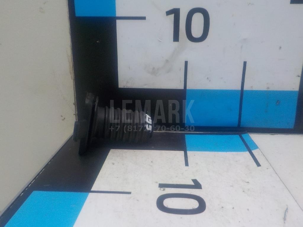 Болт крепления запасного колеса