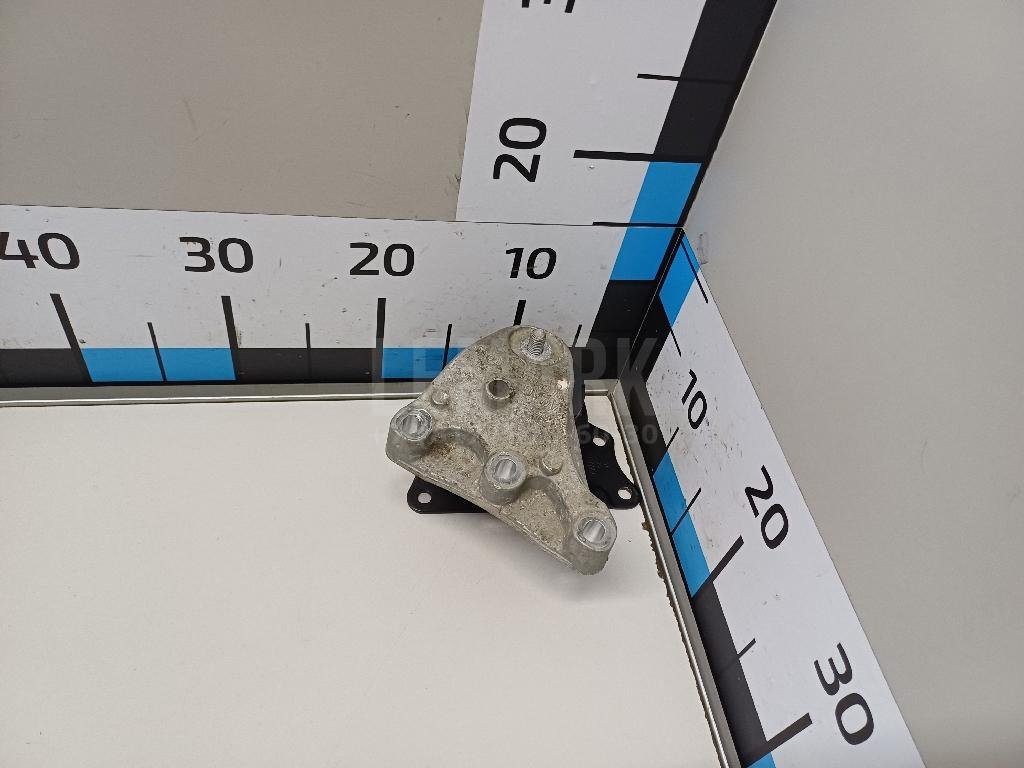 Опора двигателя правая