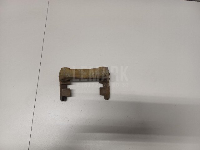 Скоба суппорта заднего правого