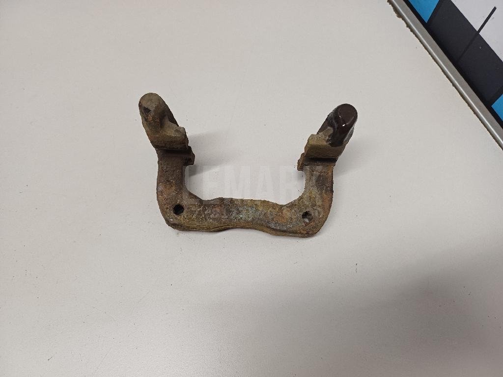 Скоба суппорта заднего правого