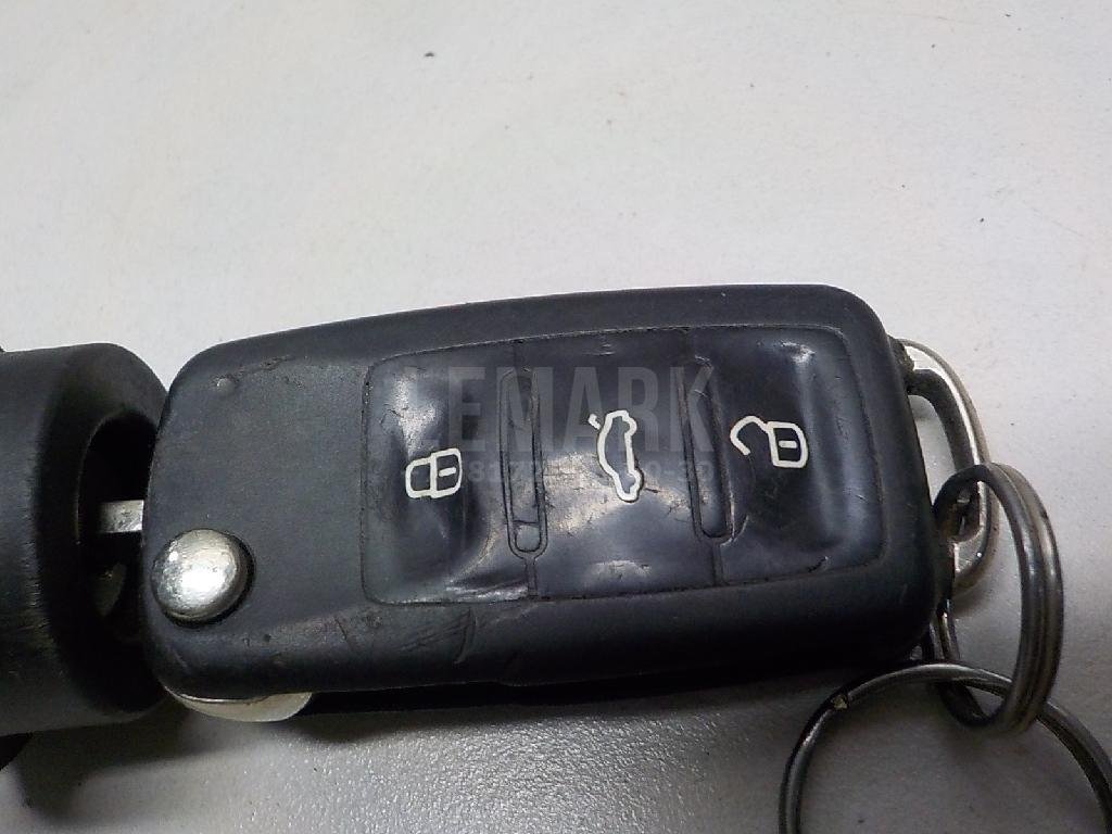 Вставка замка зажигания