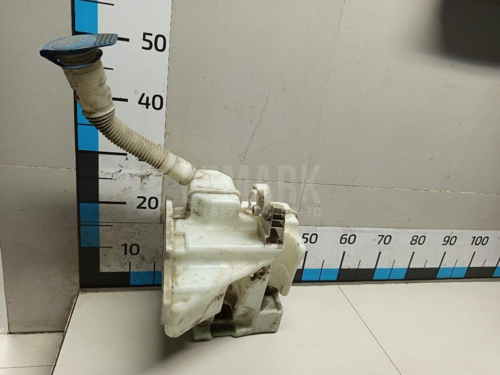 Бачок омывателя лобового стекла