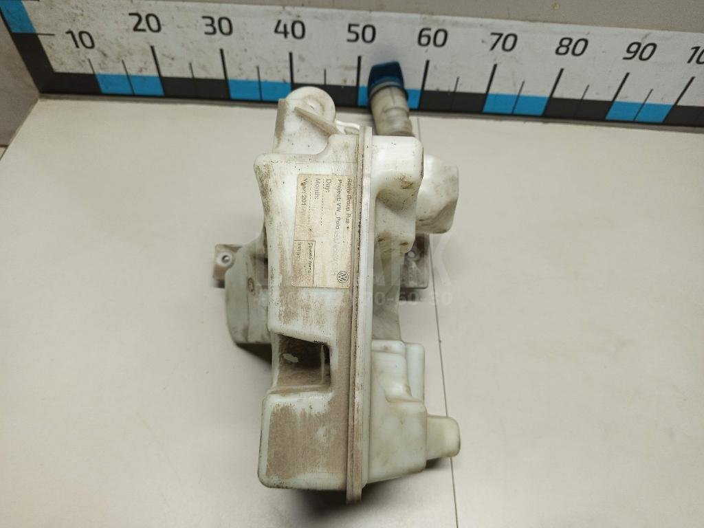 Бачок омывателя лобового стекла