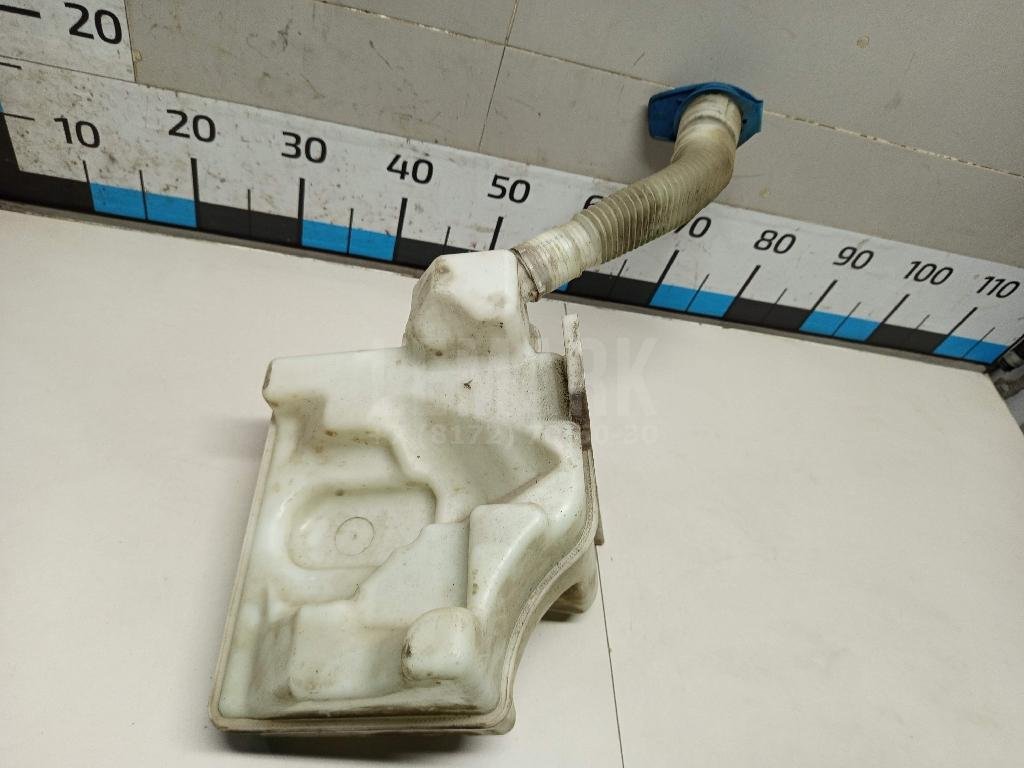 Бачок омывателя лобового стекла