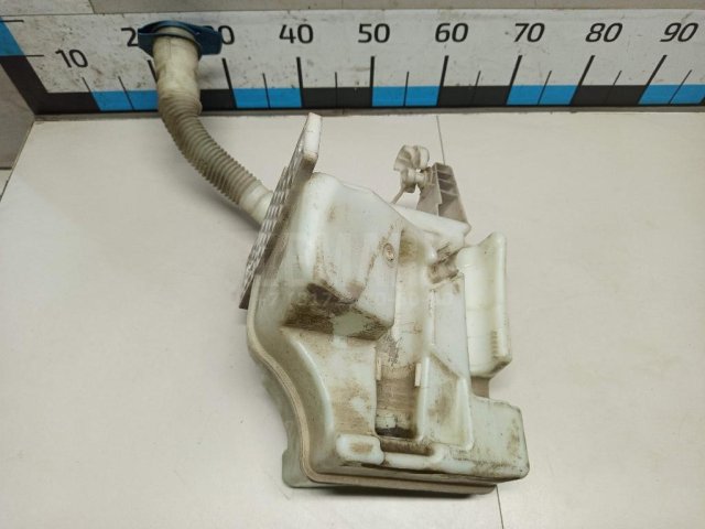 Бачок омывателя лобового стекла