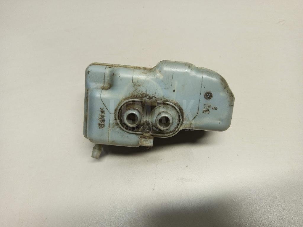 Бачок главного тормозного цилиндра