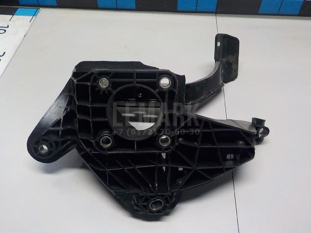 Педаль тормоза