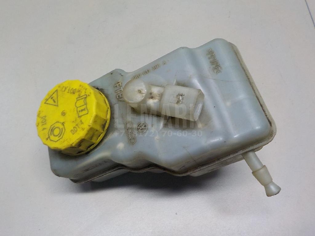 Бачок главного тормозного цилиндра