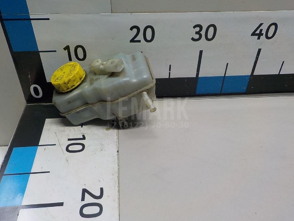 Бачок главного тормозного цилиндра