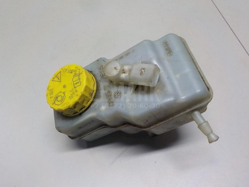 Бачок главного тормозного цилиндра