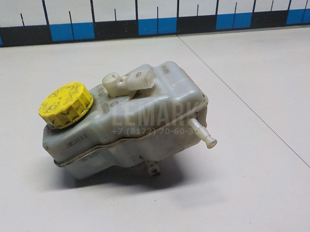 Бачок главного тормозного цилиндра