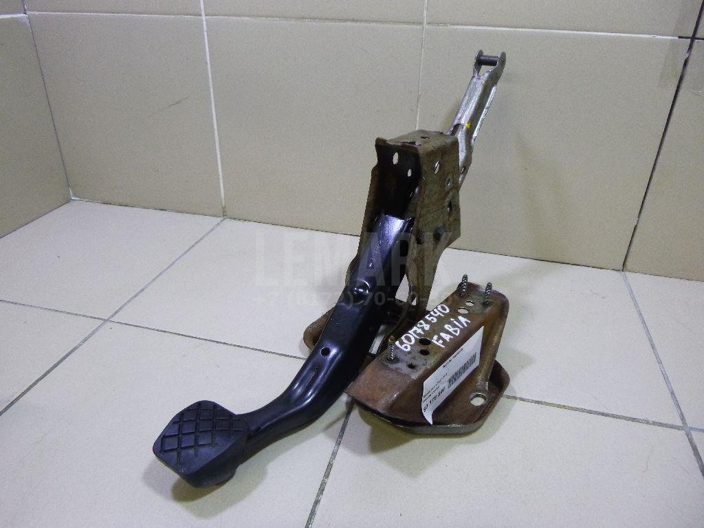 Педаль тормоза