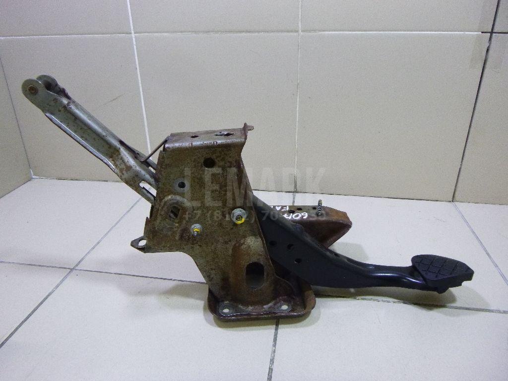 Педаль тормоза