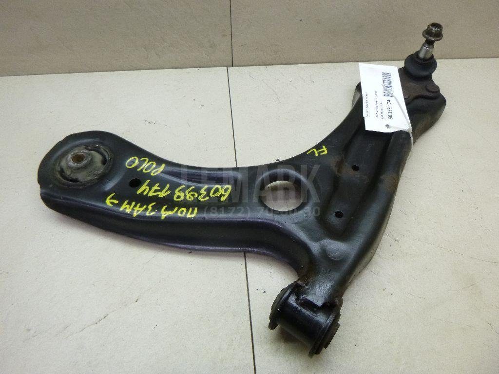 Рычаг передний левый