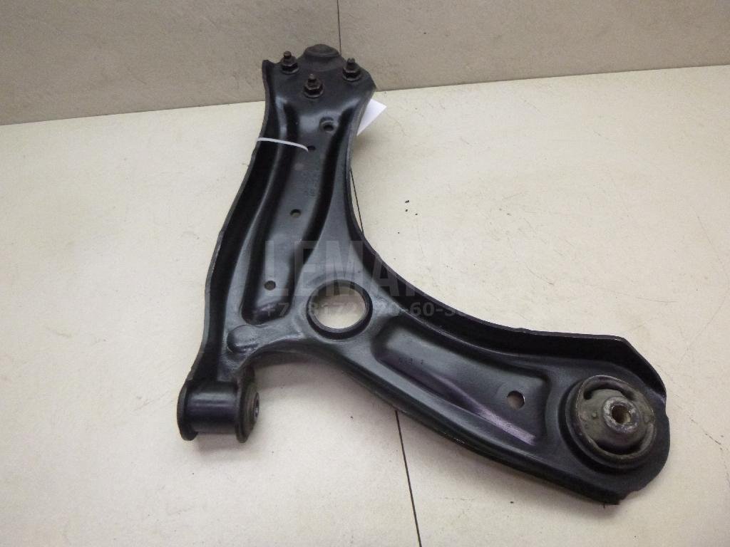 Рычаг передний левый