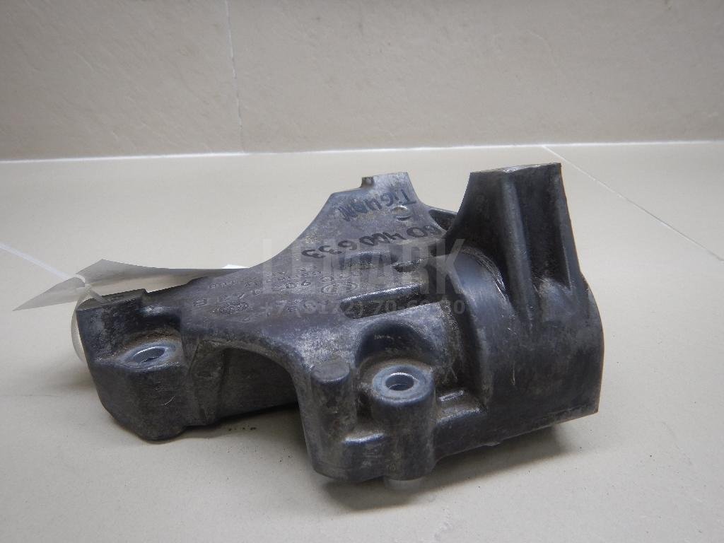 Кронштейн генератора