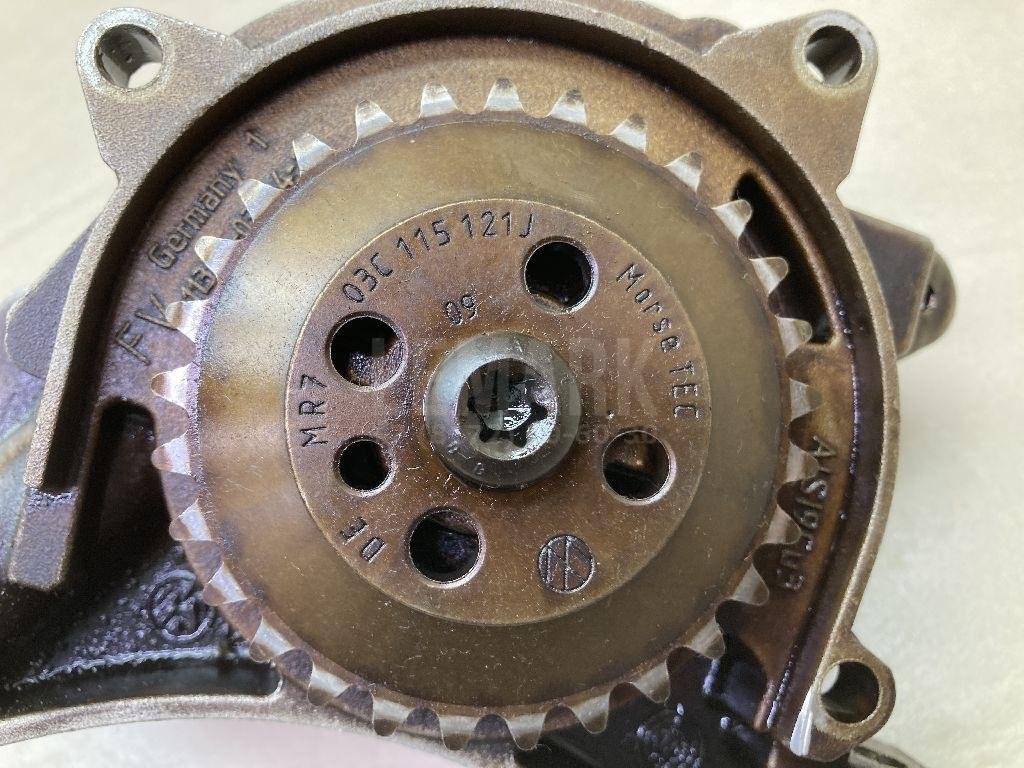 Насос масляный