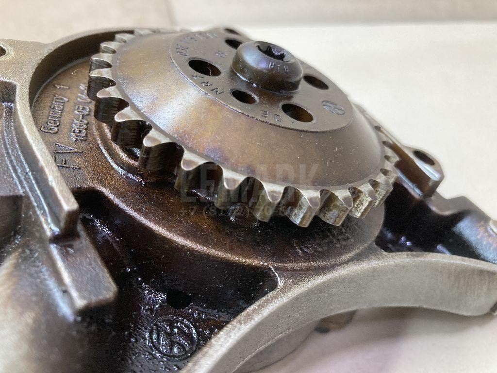 Насос масляный