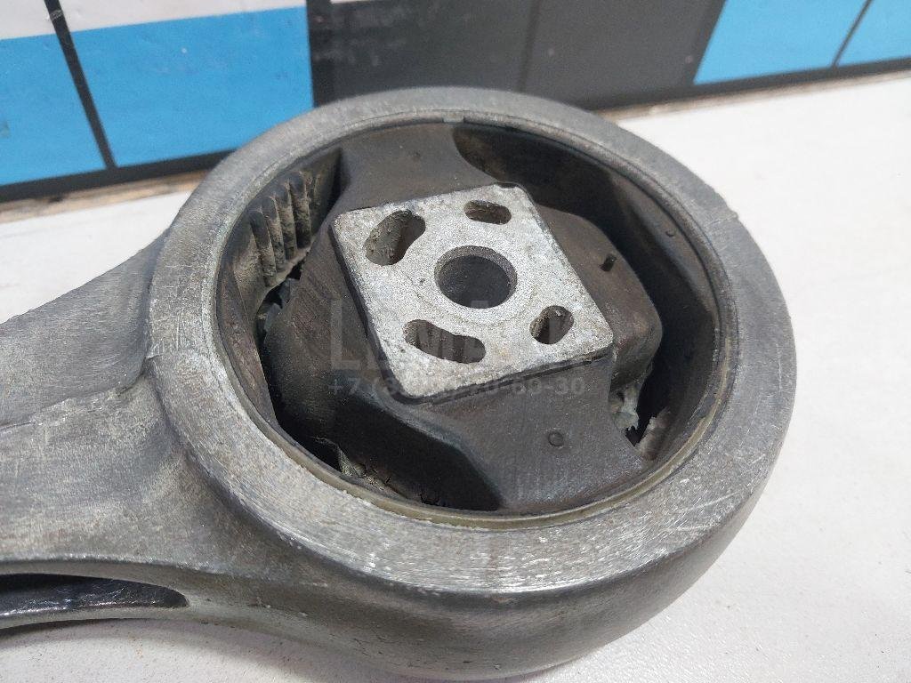 Опора двигателя задняя