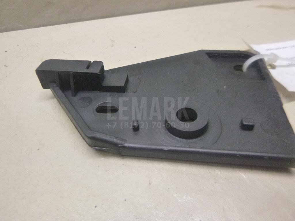 Кронштейн ручки открывания капота