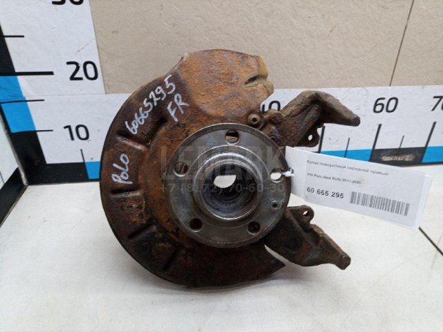 Кулак поворотный передний правый