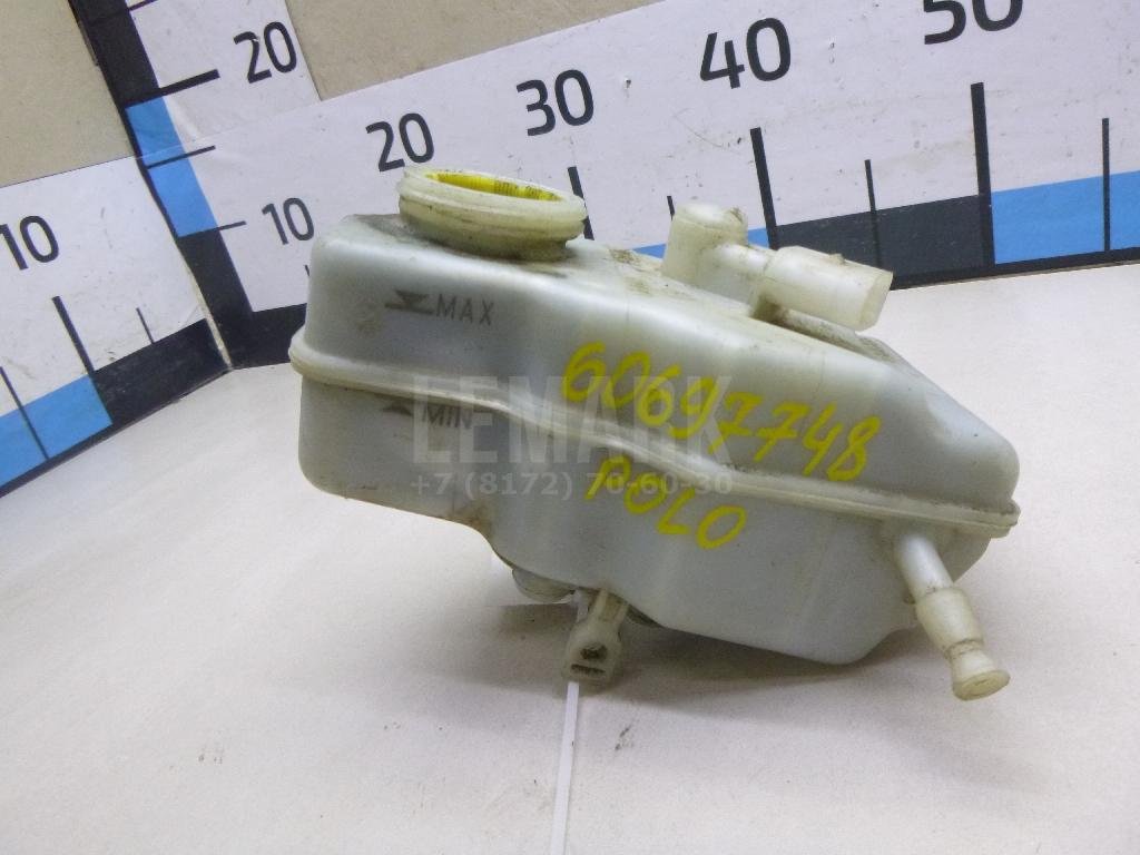 Бачок главного тормозного цилиндра