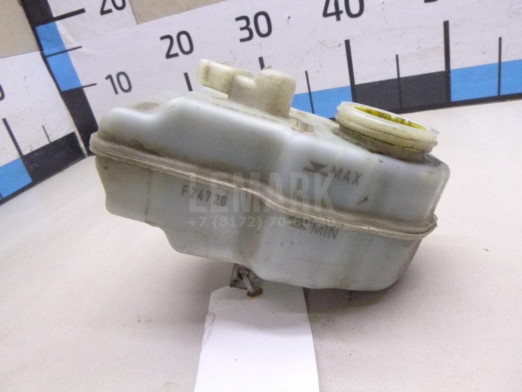 Бачок главного тормозного цилиндра