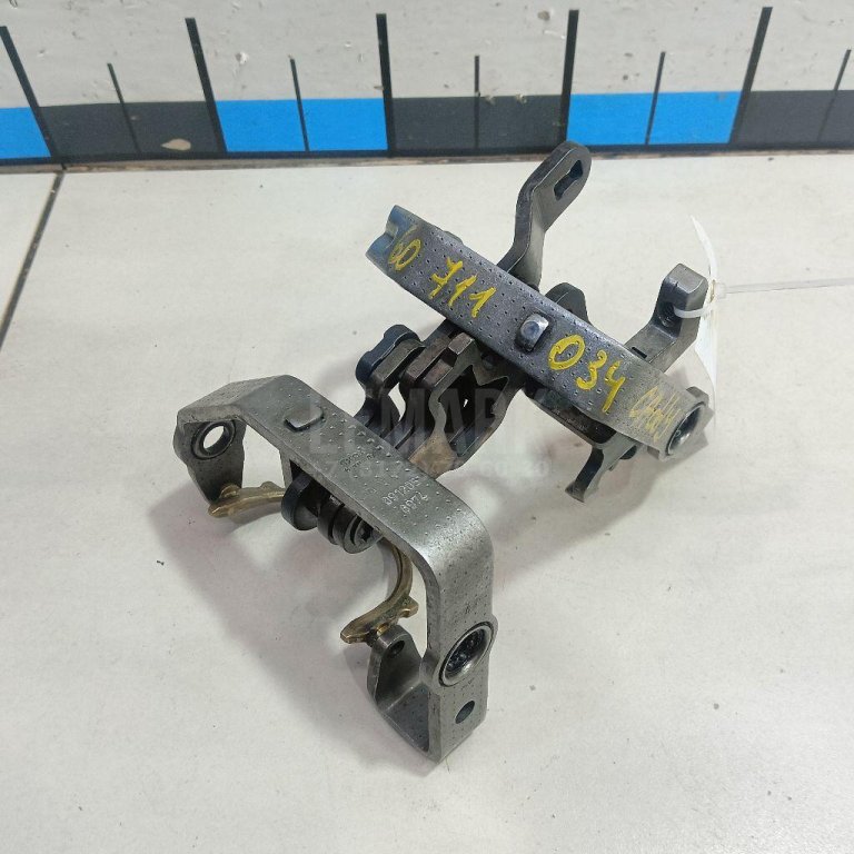 Вилка включения передачи