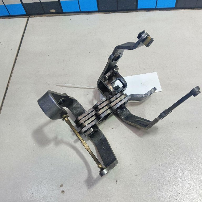 Вилка включения передачи