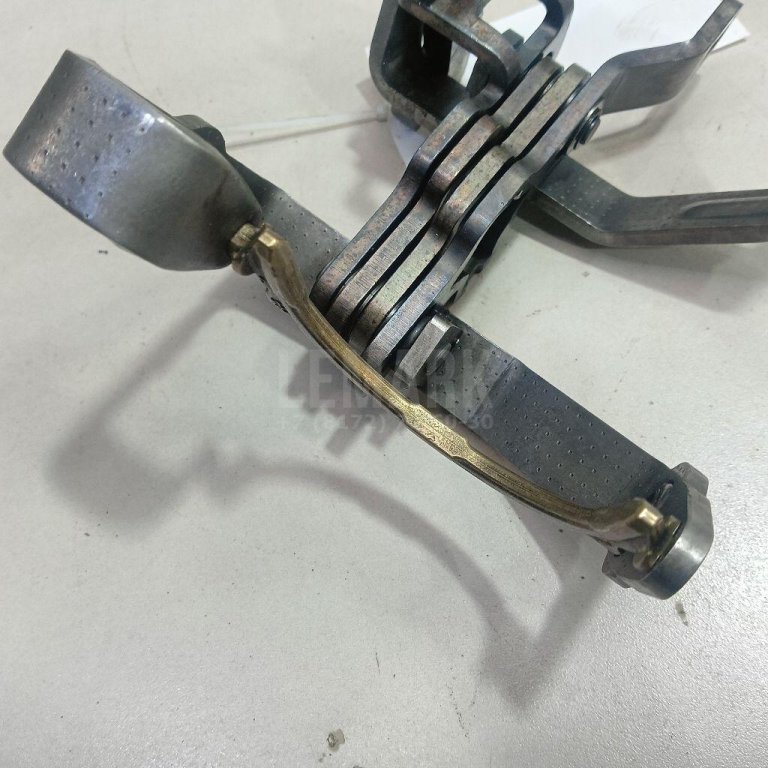 Вилка включения передачи