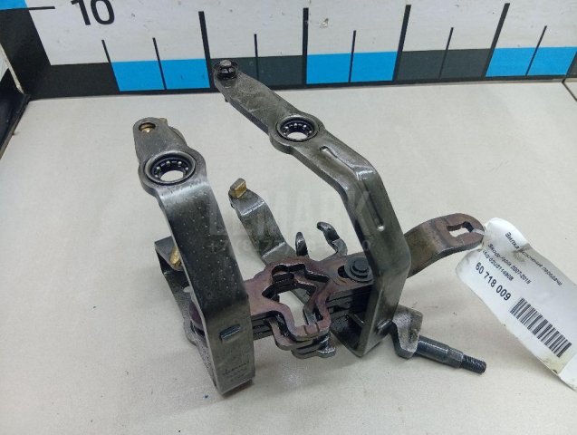 Вилка включения передачи