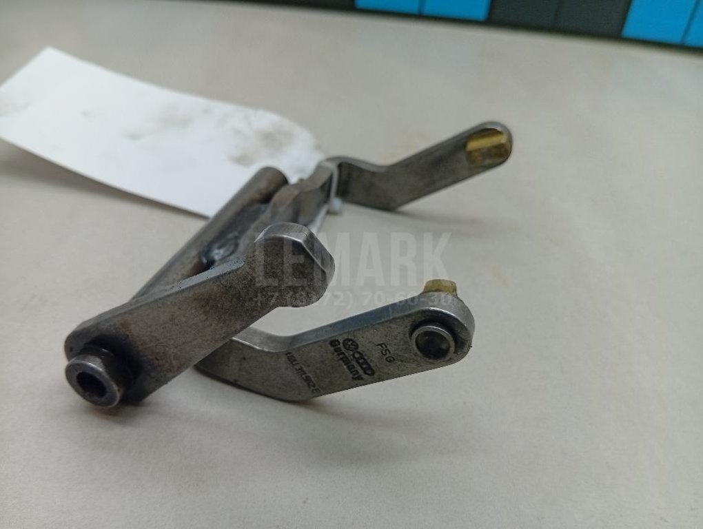 Вилка включения передачи