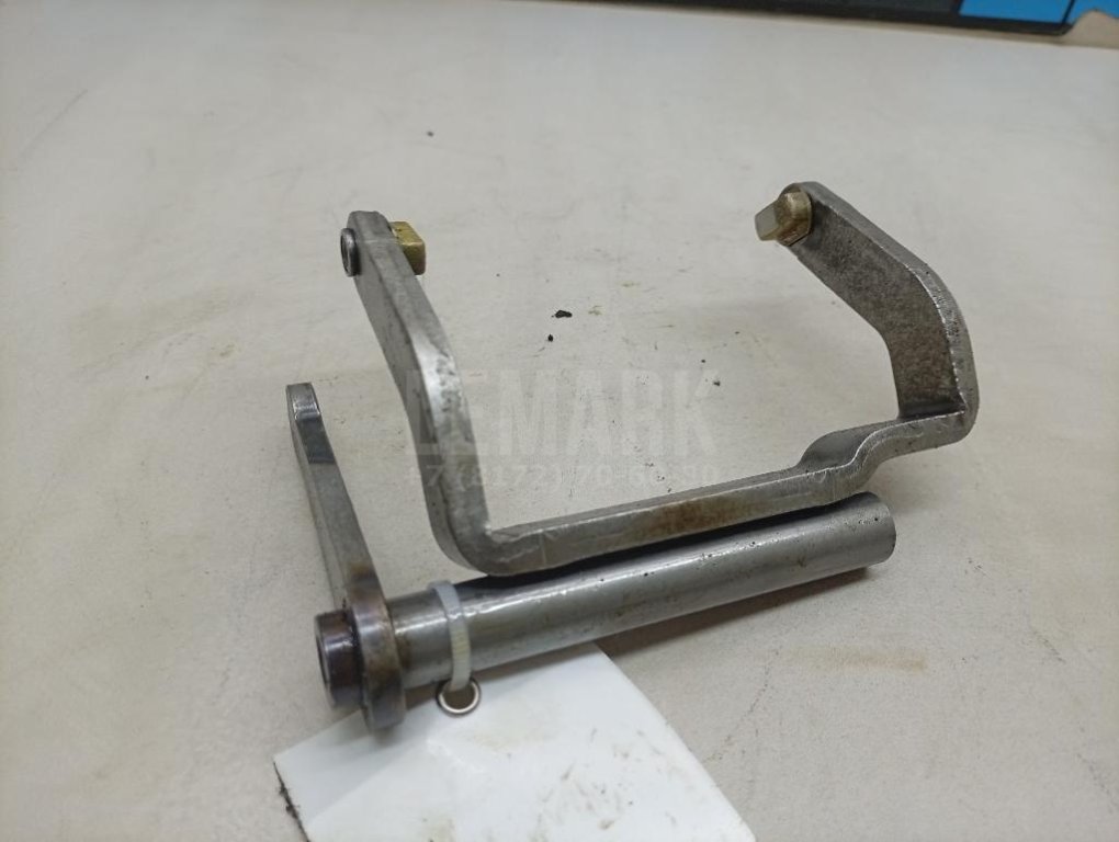 Вилка включения передачи