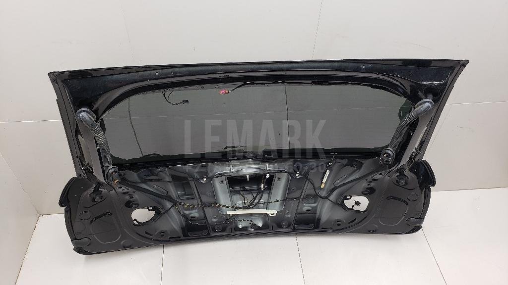 Дверь багажника со стеклом